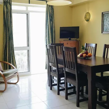 Sea View 5c Apartment *